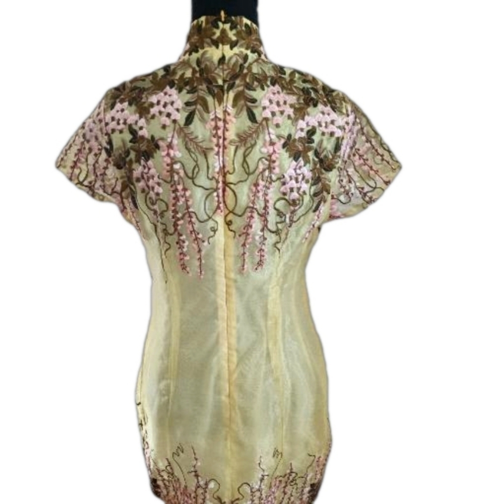 Gorgeous Defenon Embroidered Cheongsam Styled  Dress - Picture 5 of 16